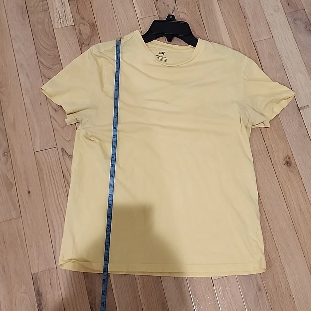 H&M t-shirt. Size M
